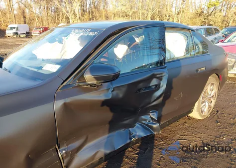 2025 BMW 760I xDrive z USA, uszkodzony, nr VIN WBA33EJ03SCU49090